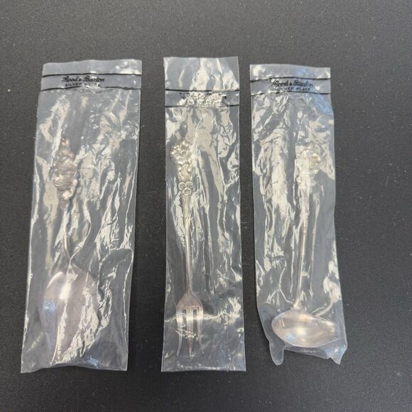 Reed and Barton Set of 3 Silver Plate Mini Hostess Serving Flatware Set Floral - Picture 8 of 10